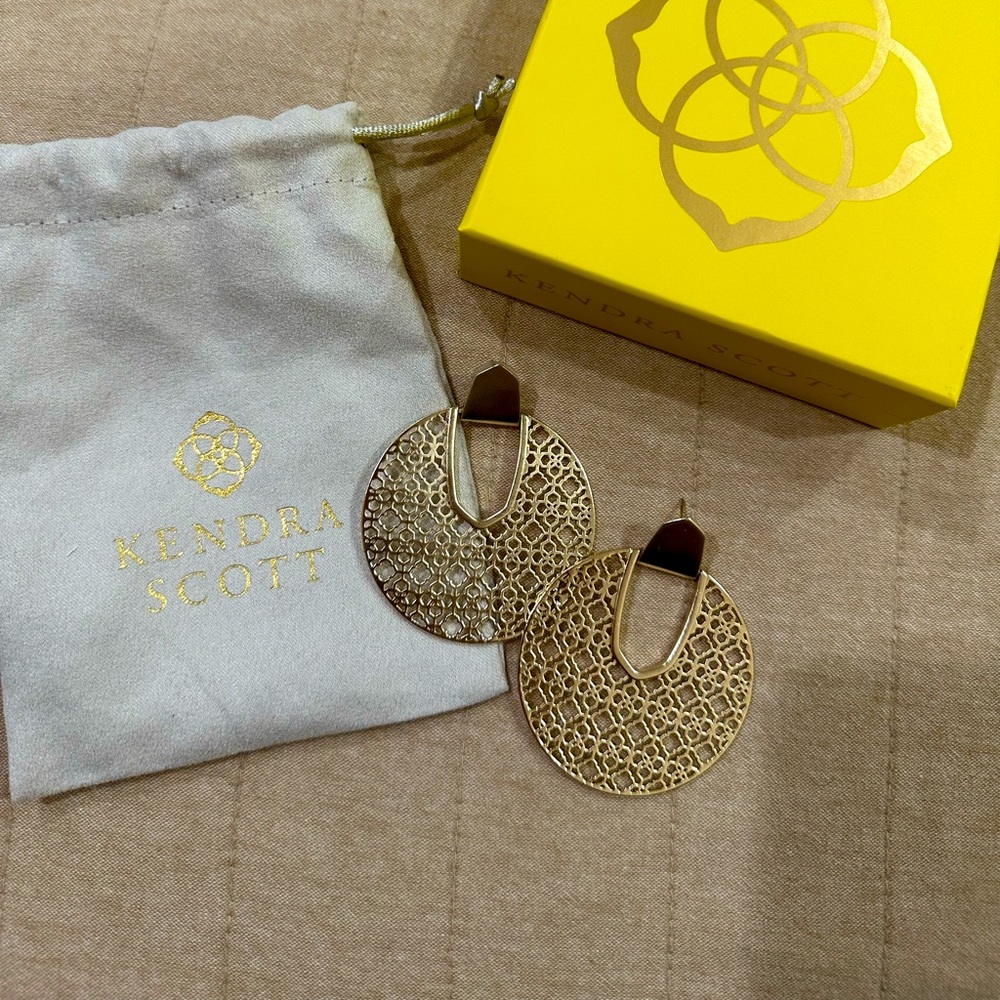 Kendra Scott Diane Gold Filagree earrings. Comes with dust bag.